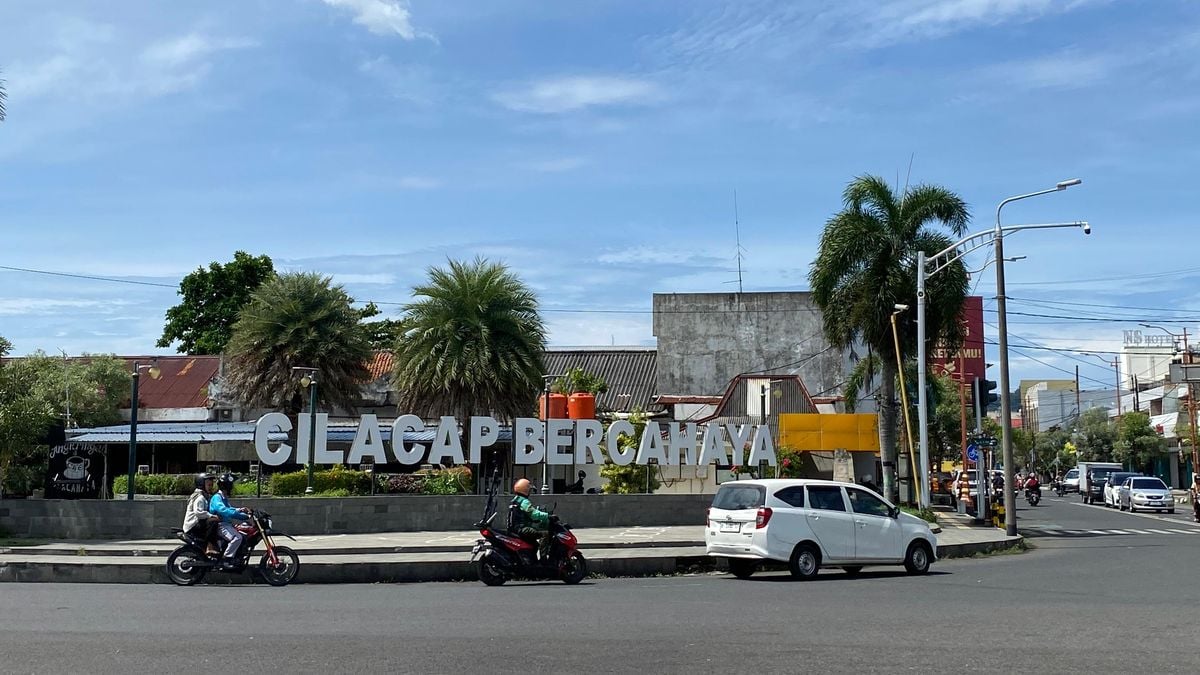 Cahaya Terang di Jantung Cilacap: PUJIYATNO FOKUS ELEKTRIKAL